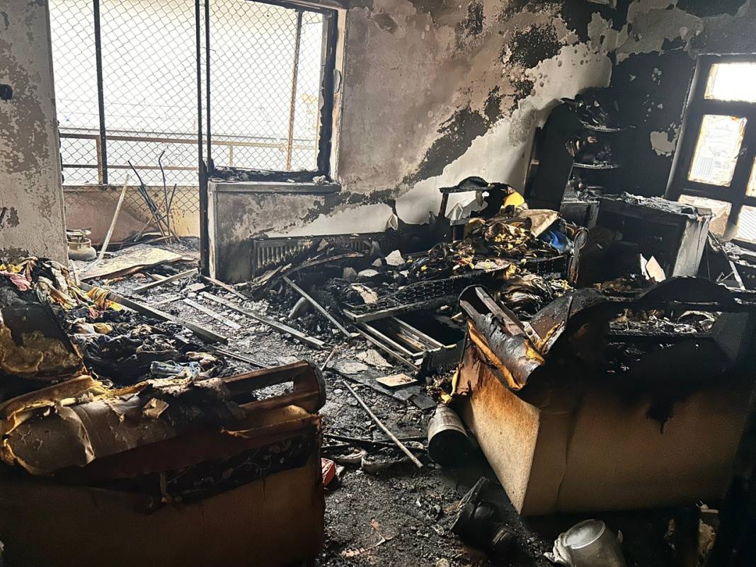 Evini ateşe verdi, balkona çıkıp izledi 4